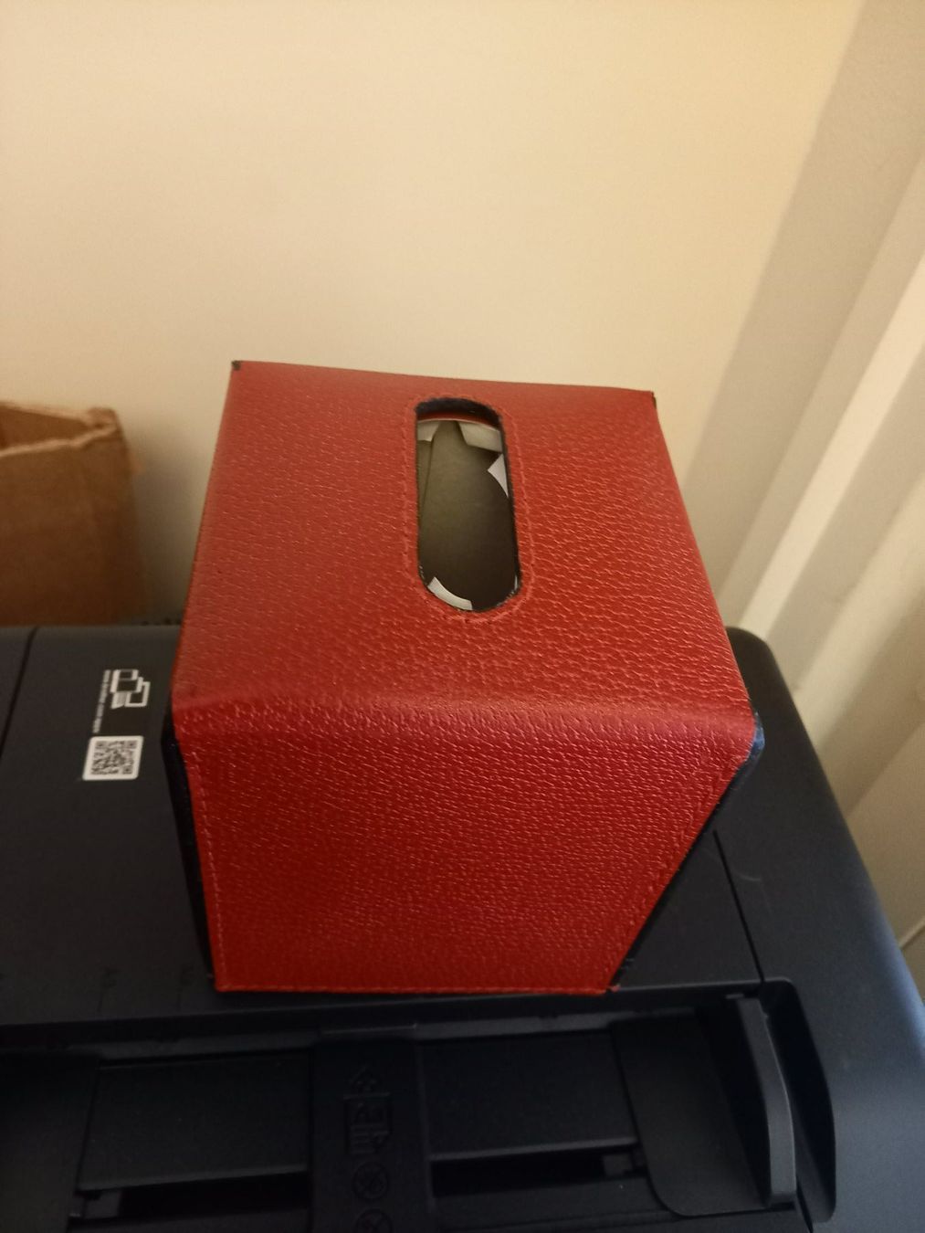 Altro in Decorazioni & Accessori: Taschentuchbox aus rotem Leder – Usato da Zürich venduto da carolina71 1