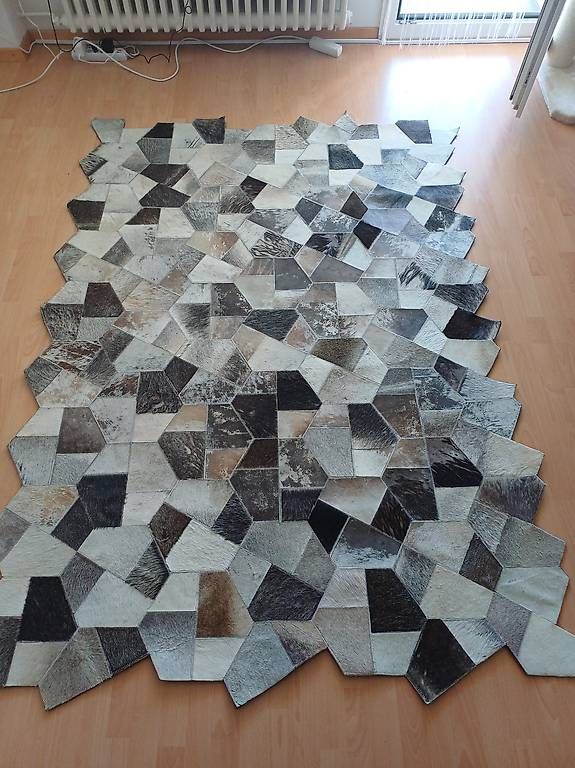 Tappeti: Teppich aus Kuhfell, Patchwork – Usato da Zug venduto da laialy_sue
