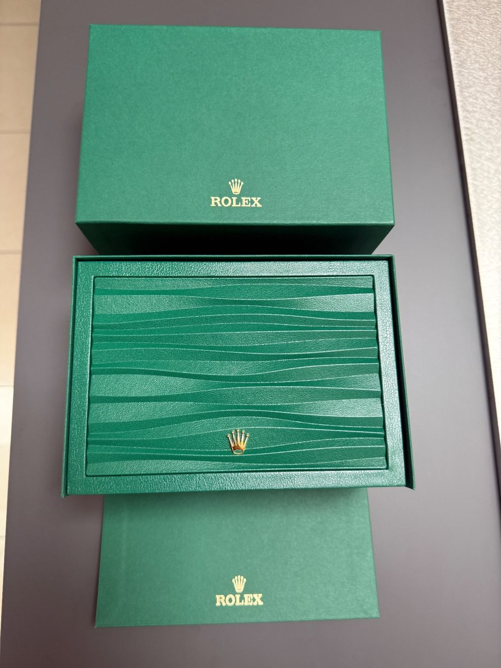 Rolex Orologi: Rolex Submariner Date "Starbucks" - 2025 – Nuovo e nell'imballaggio originale da Felben wellhausen venduto da To.el 4