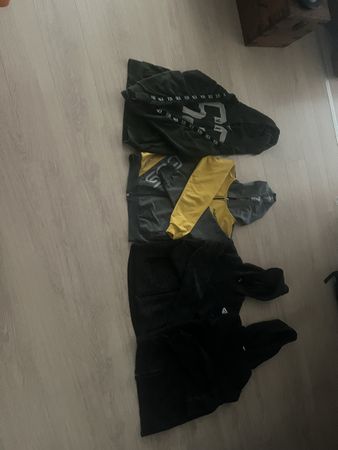 Jacken 4er Set Kinder Grösse 134/140 guter Zustand