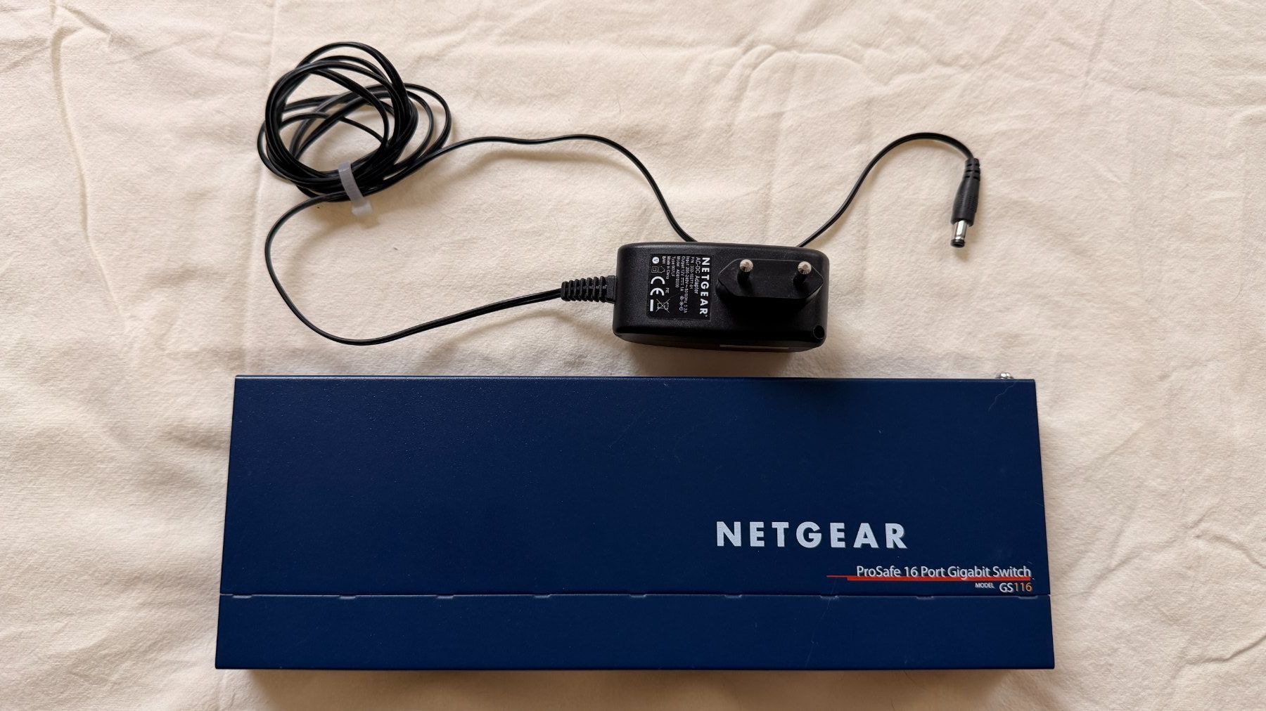 Netgear Hubs & Switches: Netgear ProSafe 16 Port Gigabit Switch – D'occasion à Kleinandelfingen par Mypaq 4