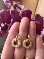Superbes boucles d'oreilles dorées ornées de zirconiums 💍 ✨