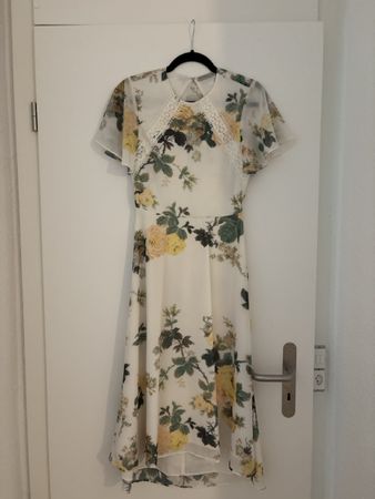 Sommerliches Blumenkleid, rückenfrei