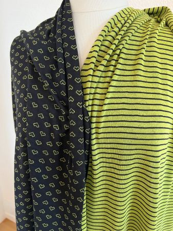 Colora Schal, Dunkelblau/Hellgrün/Herzen, 2 seitig, NEU