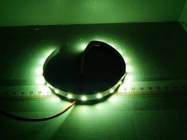 Ghirlande e barre luminose: LED-Streifen 12V 100cm kaltweiss – Nuovo (secondo la descrizione) da Luzern venduto da Salefactory 1