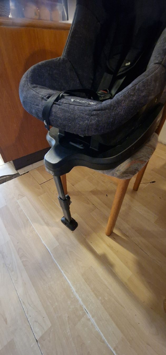 Maxi-Cosi Seggiolini per auto: Maxi-cosi Tobifix Nomadschwarz – Usato da Klingnau venduto da bug_xw6t 1