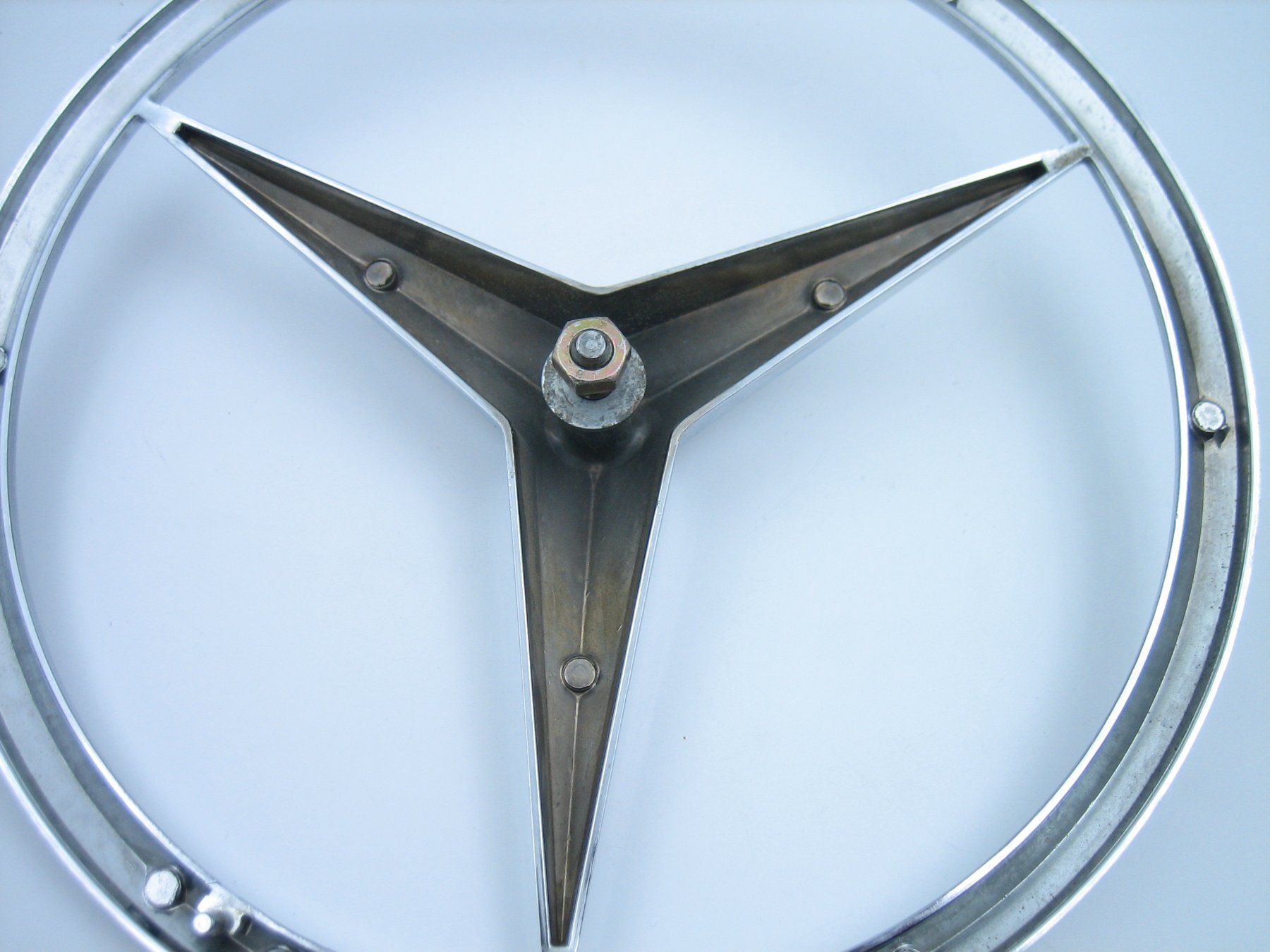 Mercedes-Benz Tutti pezzi di ricambio auto: Grosser Mercedes Stern aus Metall Youngtimer/Oldtimer – Usato da Zürich venduto da Tomi118 3