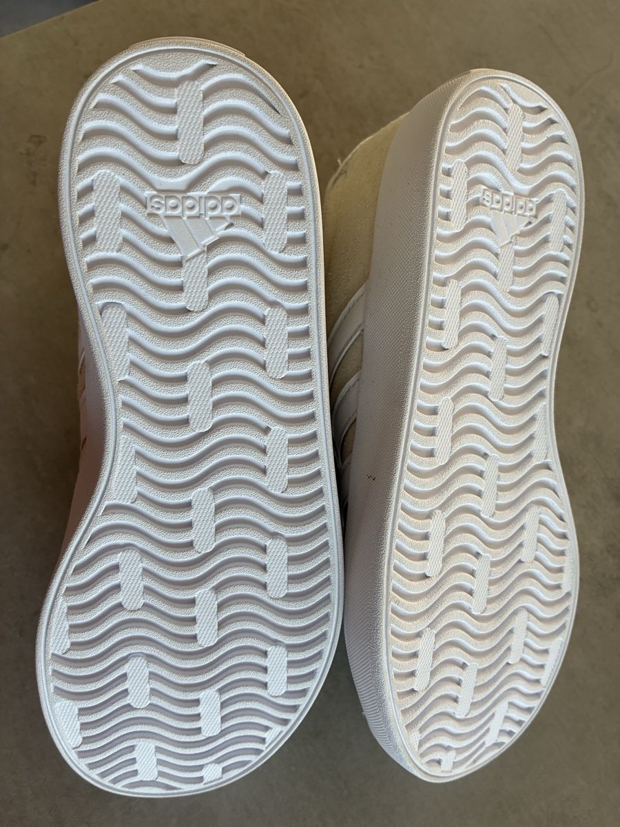 Adidas Schuhe für Jungen: Kinderschuh Adidas Grösse 32 Neu – Neu (gemäss Beschreibung) aus Safnern von Jamina2 2