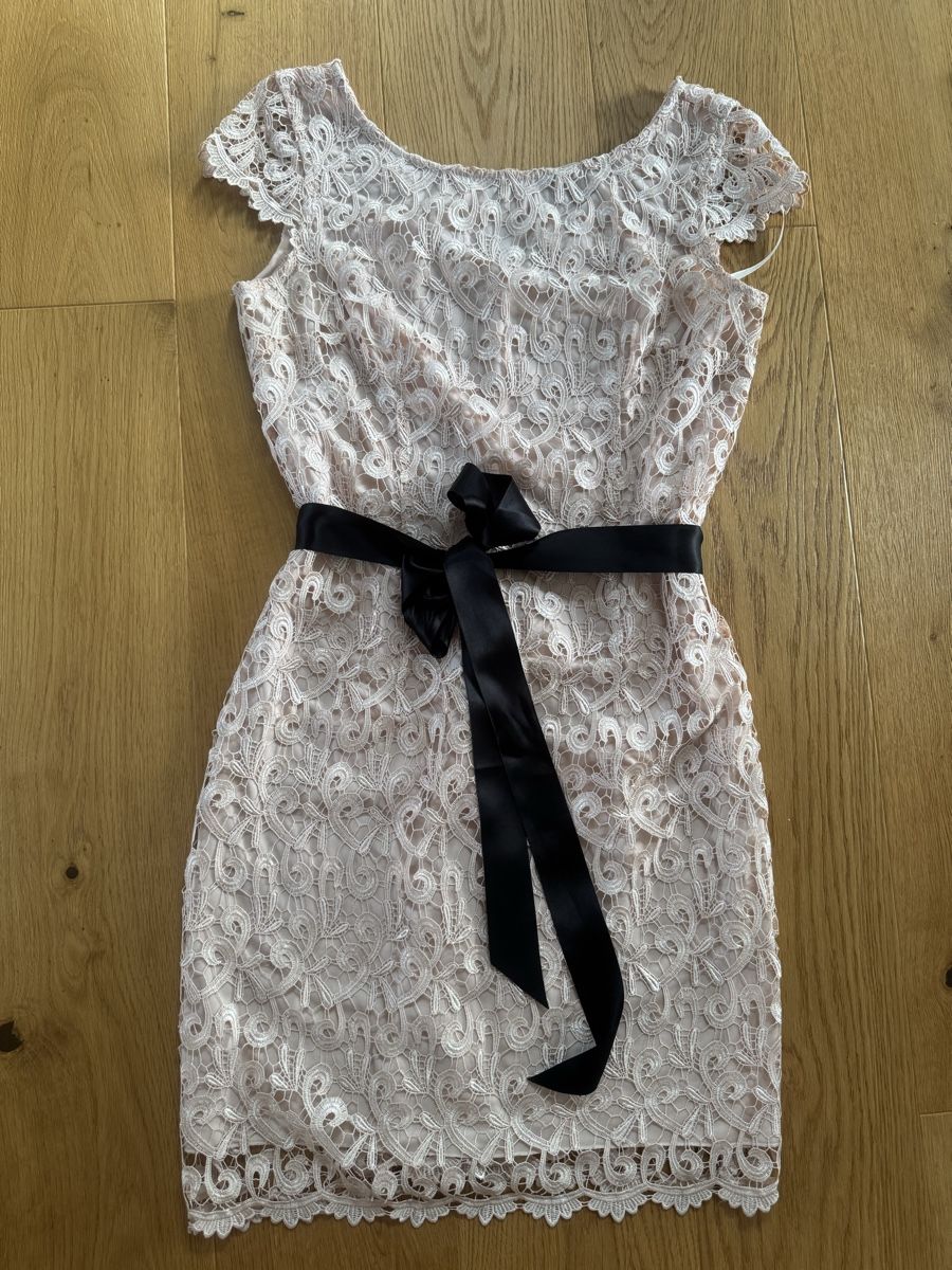 Kleider: Hellrosa Spitzenkleid Gr 40 – Gebraucht aus Luzern von wet_7bm6