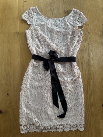 Hellrosa Spitzenkleid Gr 40