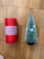 Rote Stumpenkerze & Deko-Tannenbaum Set