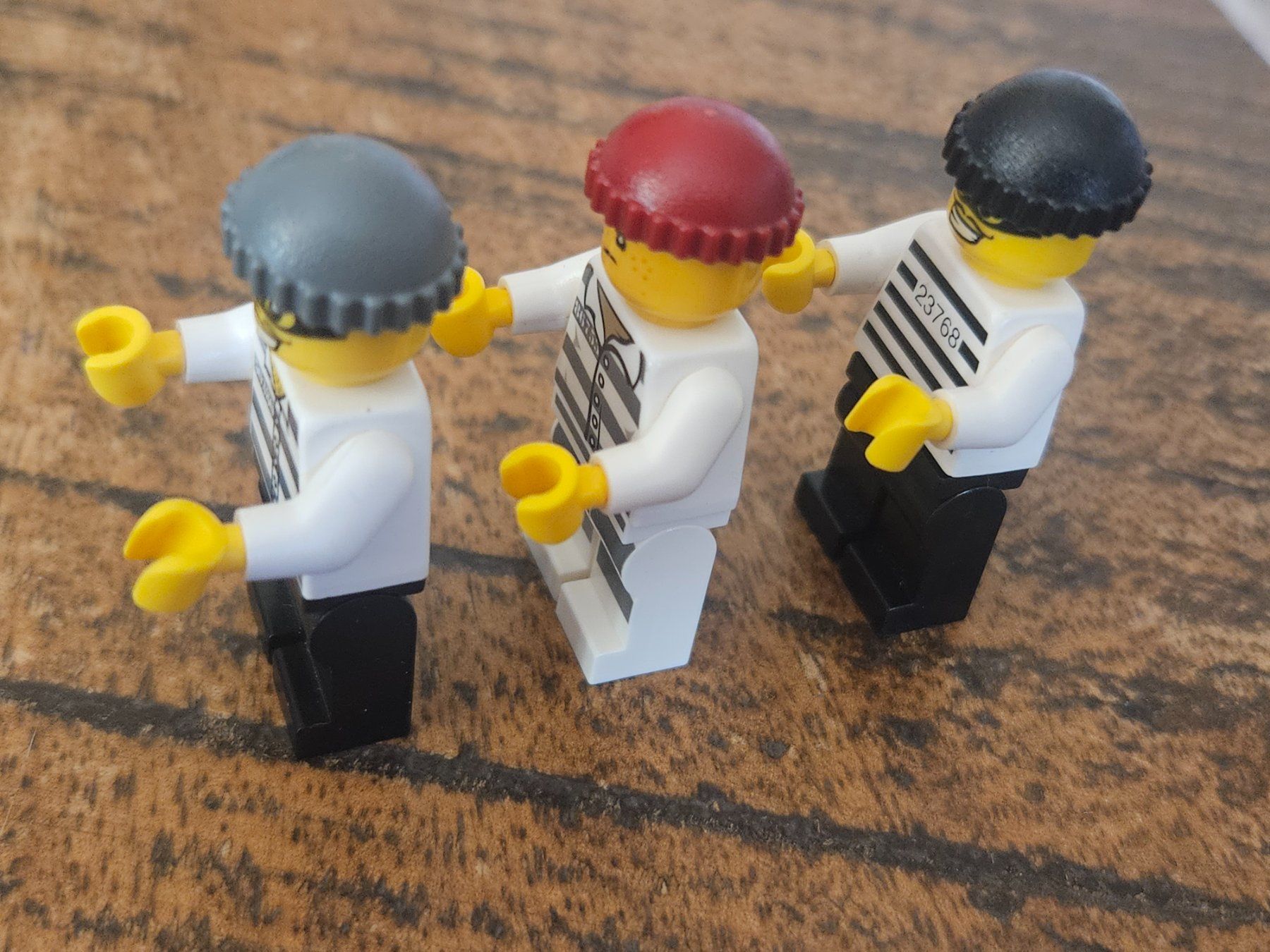 Lego Kit di costruzioni: lego lot de 3 figurines – Usato da Confignon venduto da Ecrofigs 2