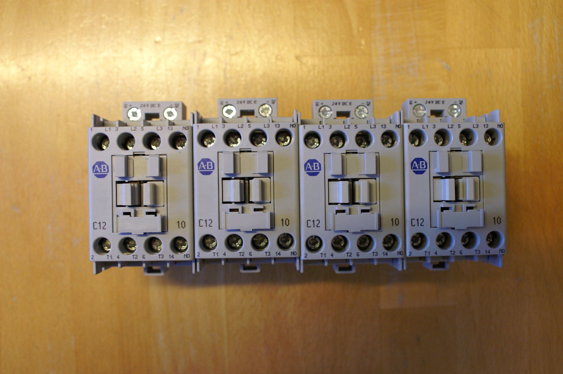 Componenti elettronici: 4 Leistungsschütze 5.5 kW – Nuovo (secondo la descrizione) da Grub AR venduto da SLBCM75