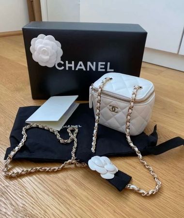 Chanel Vanity Case, mit Chanel Blume, weiss