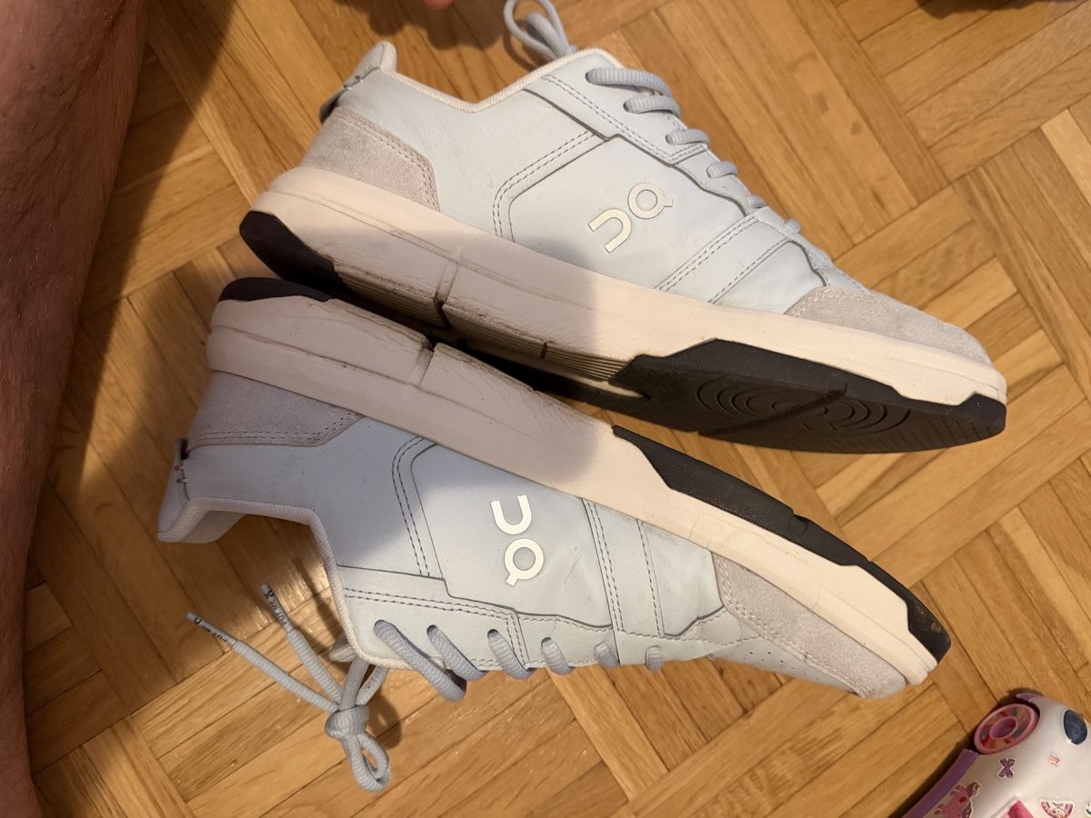 On Scarpe da donna: On Schuhe – Usato da Winterthur venduto da Af1976