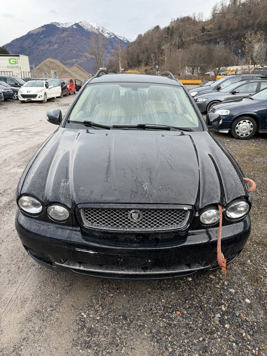 Jaguar Automobili: Jaguar X-Type 2.2Diesel Automatic – Difettoso da Mollis venduto da BSL10
