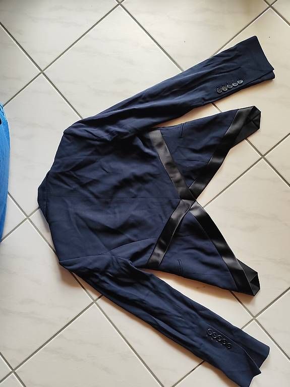 Lotti di vestiti: Reitbekleidung – Usato da Thörigen venduto da imo_5f9y 1
