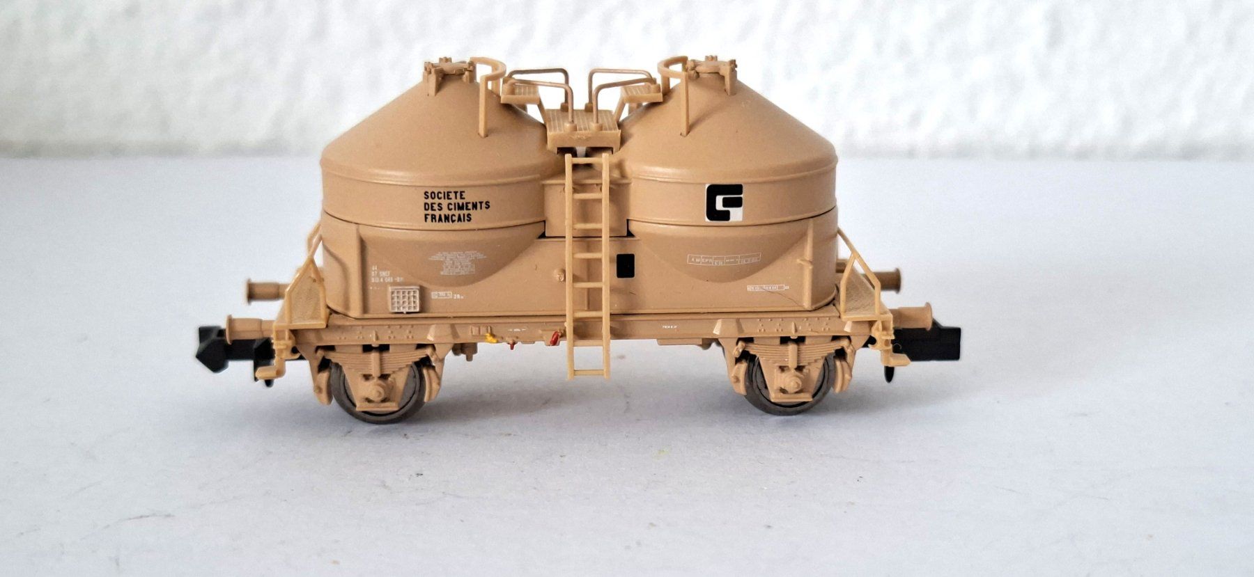 Trix Trains électriques: Minitrix  SNCF " SOCIETE DES CIMENTS  FRANCAIS " – D'occasion à Biberist par Ntrains 2