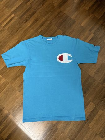 Stylisches Champion T-Shirt Grösse M