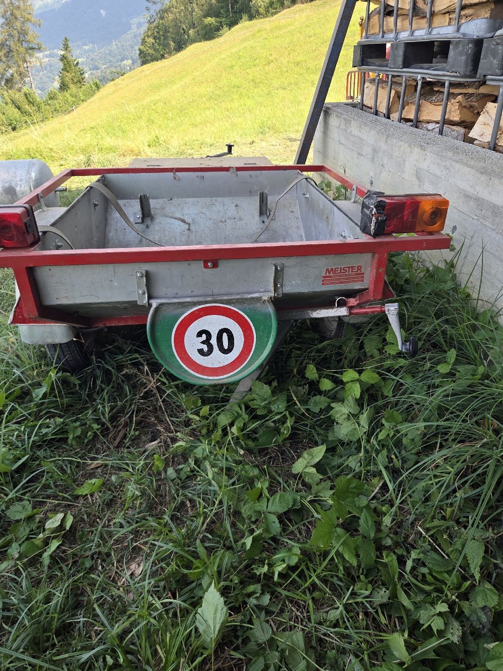Rimorchi: Feuerwehrarbeits Anhänger – Usato da Krattigen venduto da fredu69 1