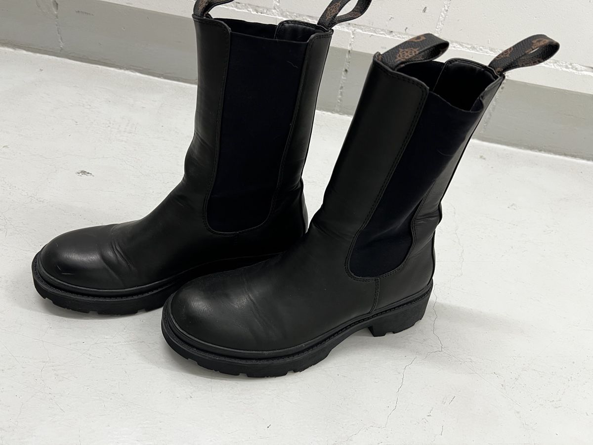 Guess Scarpe da donna: Guess Boots, Schwarz, Gr. 38 - Top Zustand – Nuovo (secondo la descrizione) da Glattfelden venduto da Minoux 1