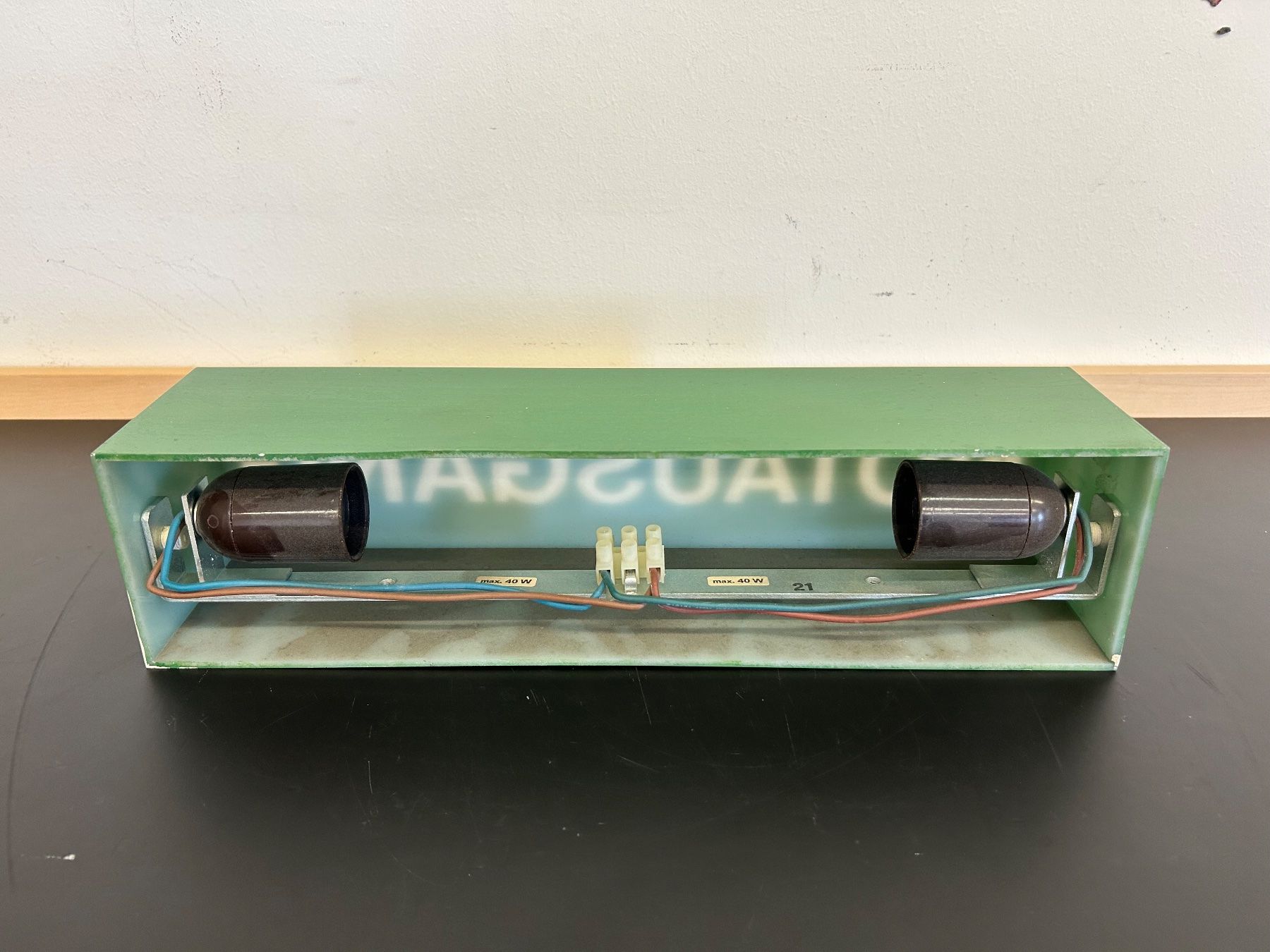 Lampen: Notausgang Leuchte mit Fassung E27 – Gebraucht aus Zürich von LuZ_8005 1