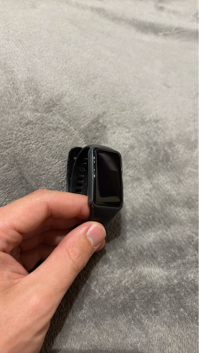 Huawei Smartwatch: Montre connectée noire Huawei – Gebraucht aus Chêne-Bourg von and_66gg