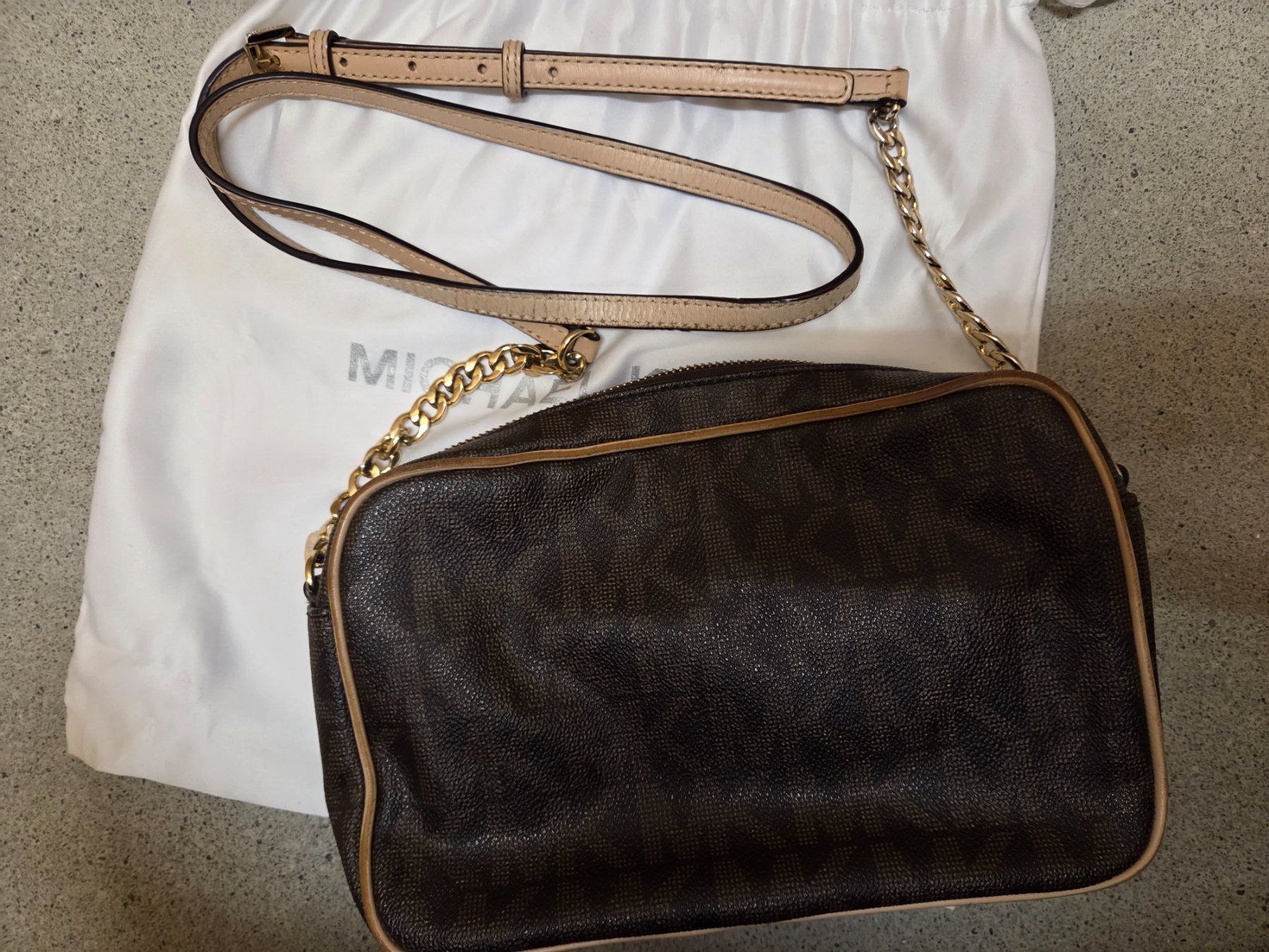 Michael Kors Borse da donna: MICHAEL KORS Tasche mit Portemonnaie – Usato da Emmen venduto da GrabandGo 3