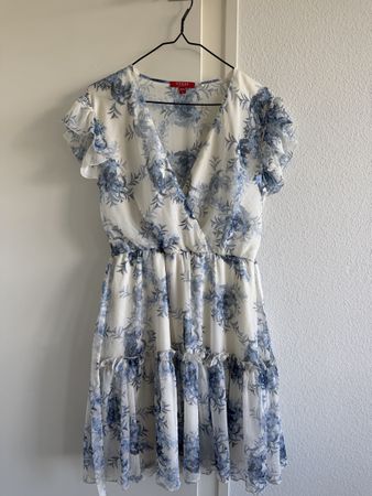 Robe fleurie bleu et blanche -Guess