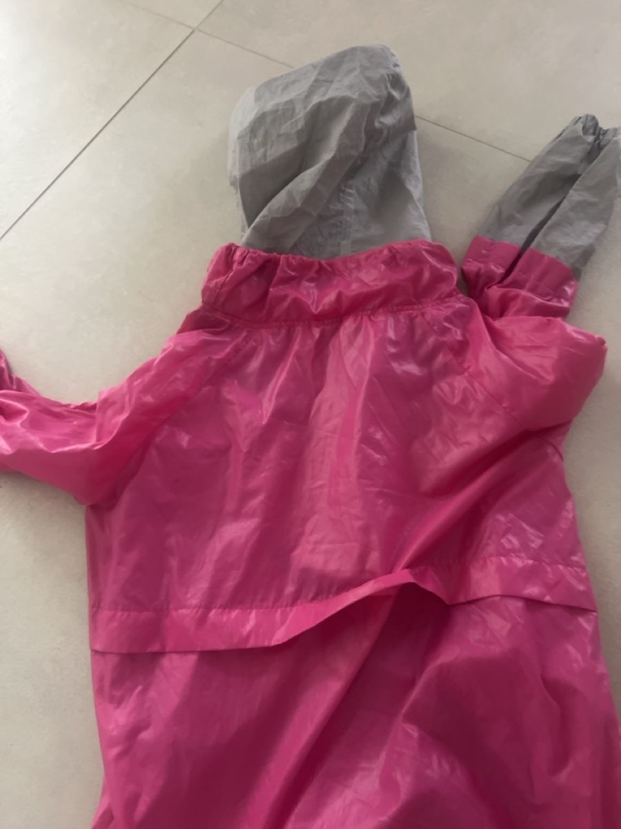 Giacche: Pinke Wind- und Regenjacke mit Kapuze – Usato da Schönenberg ZH venduto da Bosh 3