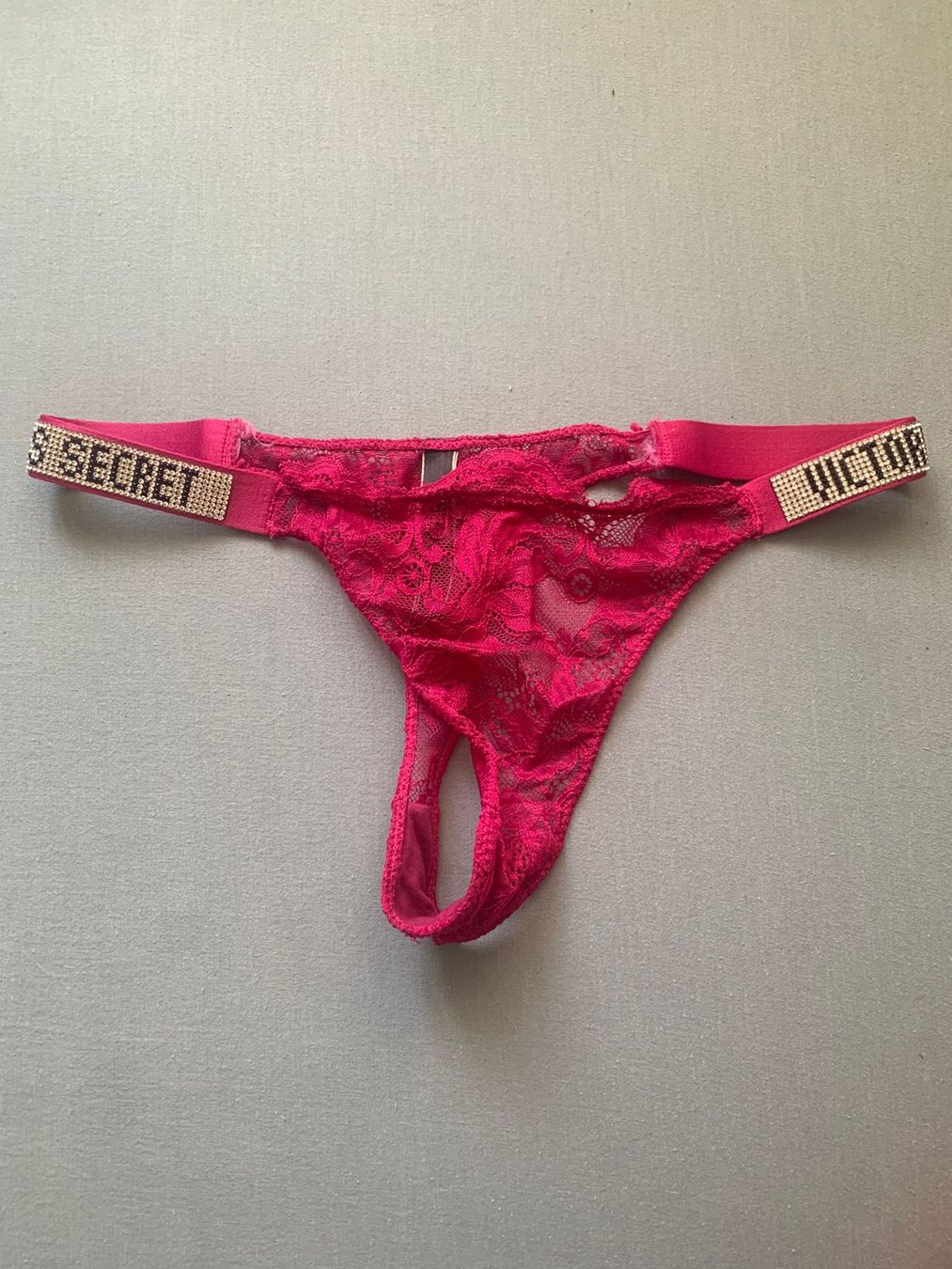 Victoria's Secret Altra biancheria intima: string Victoria's Secret rose dentelle taille M – Nuovo (secondo la descrizione) da Cortaillod venduto da ben_y6zr