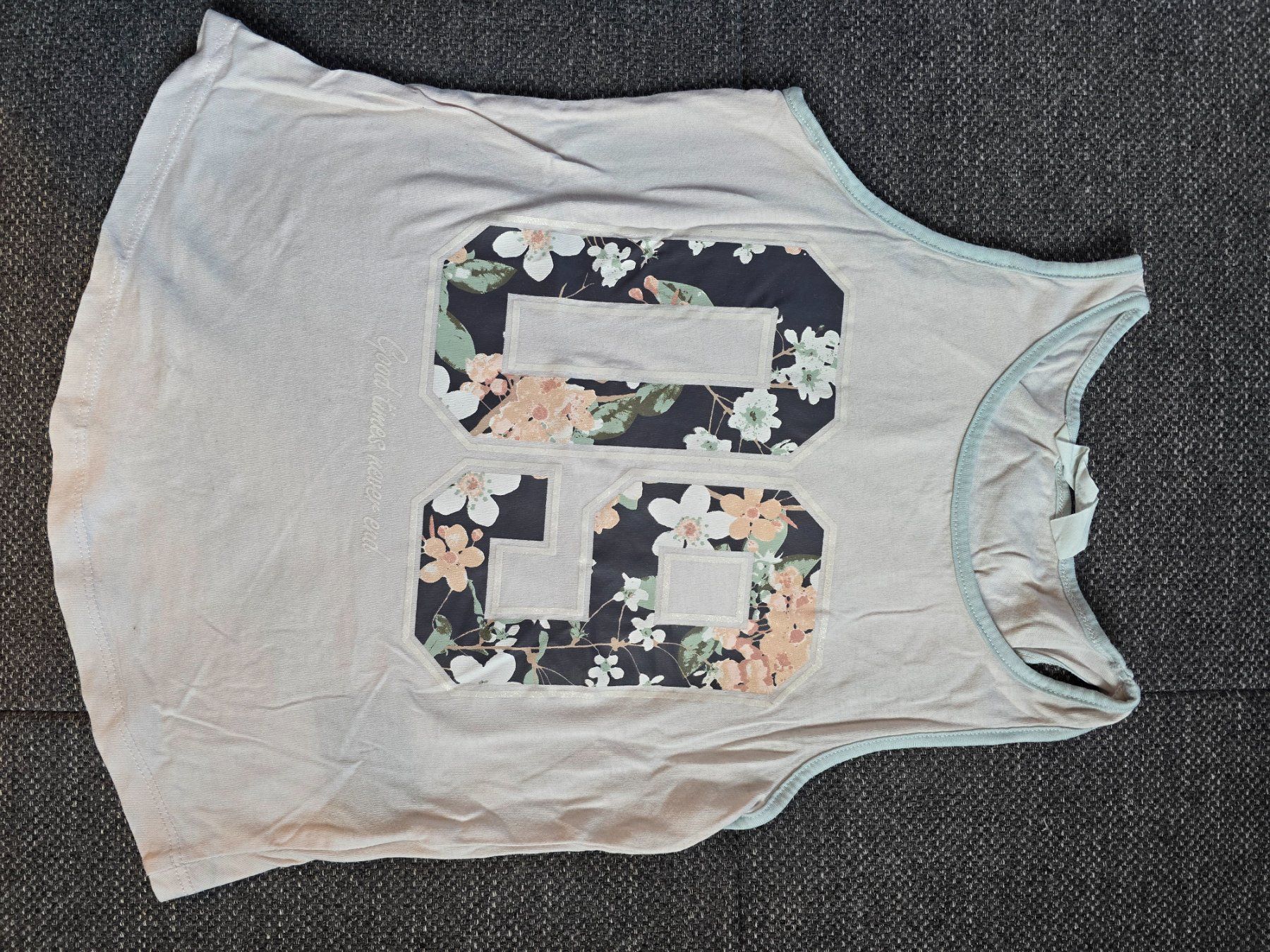 Camicette, T-shirt & Top: Top Gr. 134 / 140 – Usato da Büttikon AG venduto da Amineah