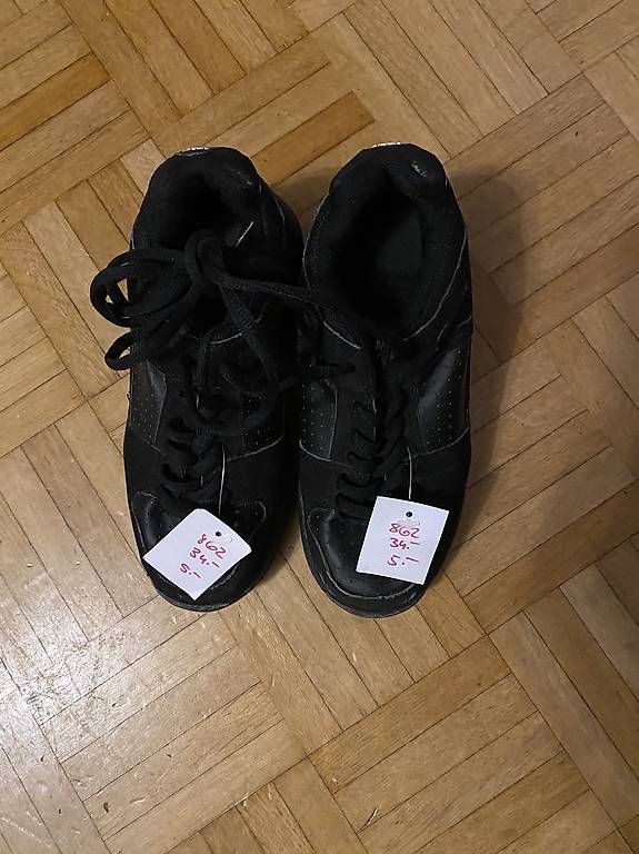 Scarpe da uomo: Schuhe mit Rollen Gr.34 – Usato da Emmen venduto da Aribini