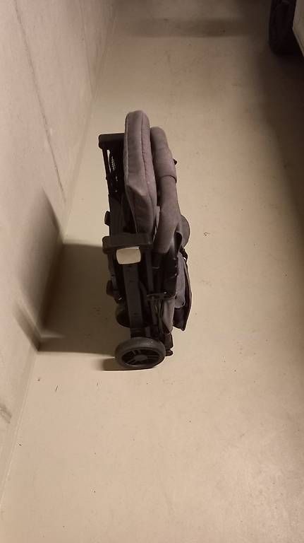 Carrozzine: A vendre Poussette – Usato da Val-d'Illiez venduto da mar_v8tq 2