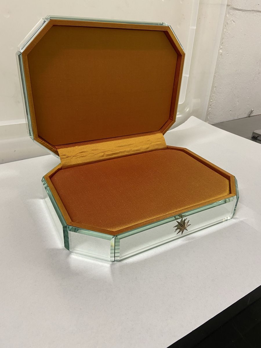 Portagioie: Schmuckschatulle Facettierte Glas Spiegel 8eckig – Usato da Dietikon venduto da brocki-eyra 1