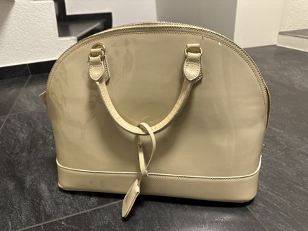Handtasche Alma lack beige