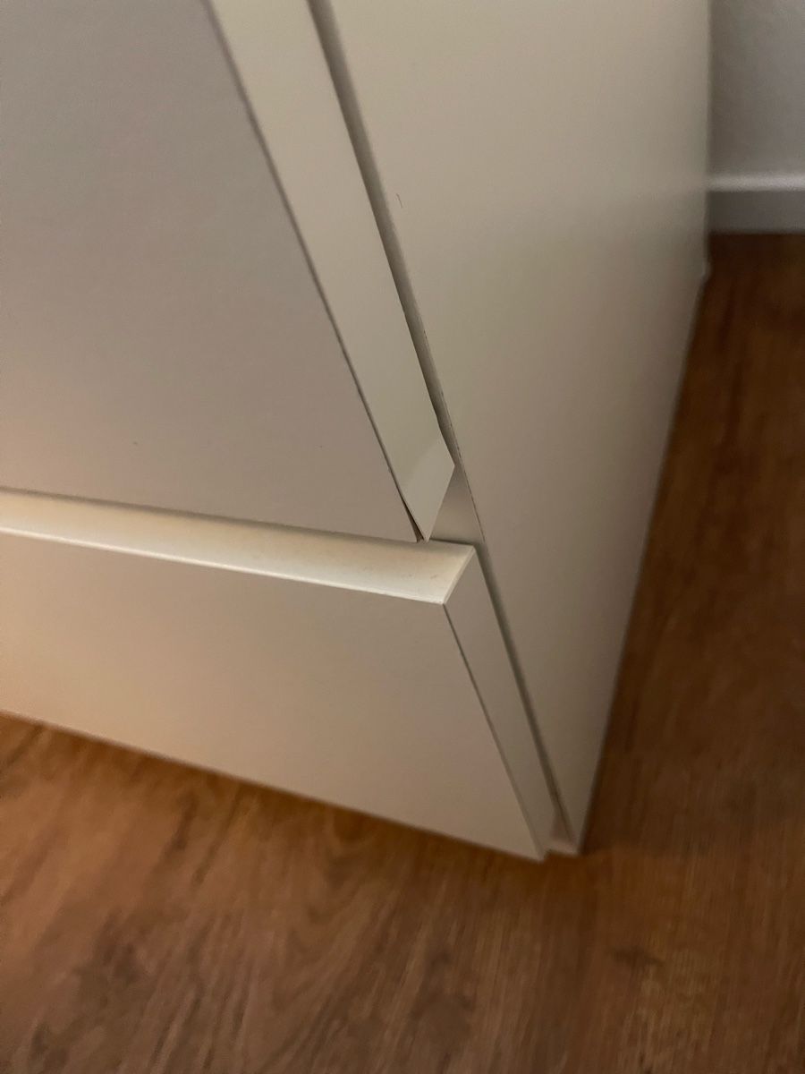 Ikea Comodini: White Bedside Table with Two Drawers – Usato da Felsberg venduto da joa_5z2s 4