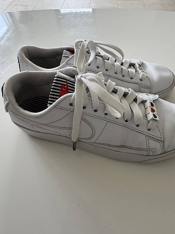 Scarpe per ragazze: Nike Mädchen Größe 36.5 – Usato da Therwil venduto da niggidaetsch