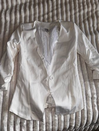 Weisser Blazer von Zebra, Grösse M, Top Zustand!