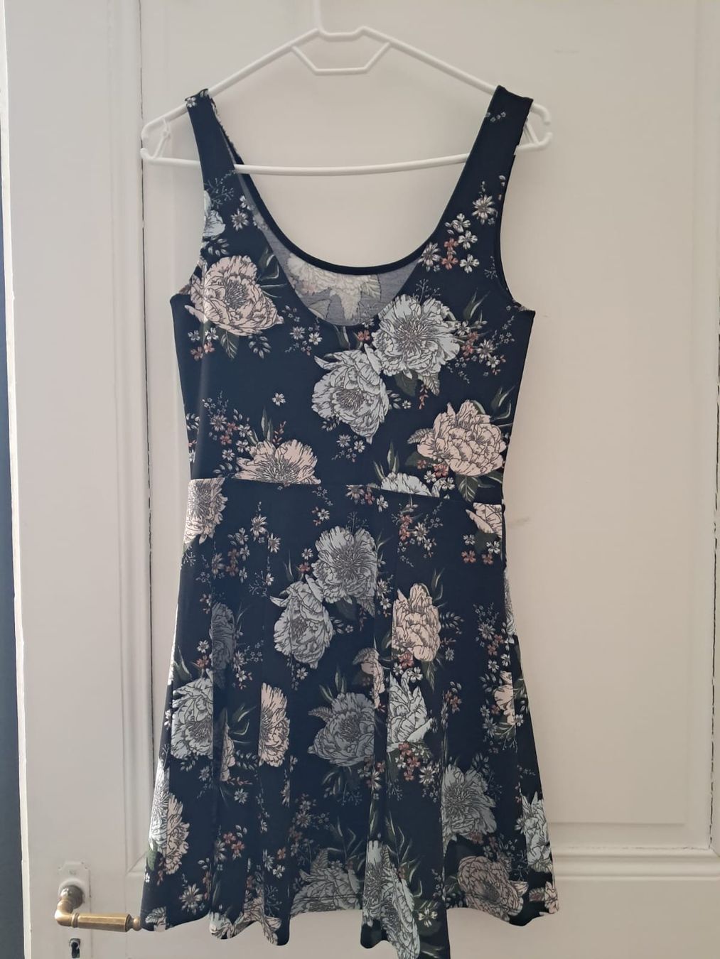 H&M Kleider: summer dress / sommerkleid – Gebraucht aus Basel von zan_5rzz 1