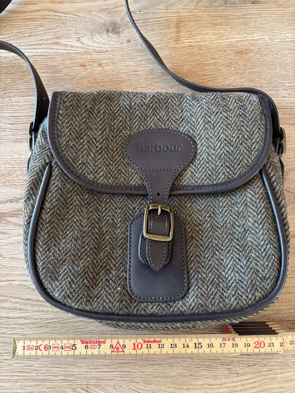 Barbour Taschen für Damen: Barbour Umhängetasche aus Tweed – Gebraucht aus Horgen von uge_pd5p 5