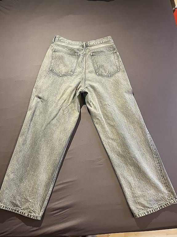 Jeans: Jeans gris baggy  – Usato da St-Maurice venduto da zei_rh8w 2