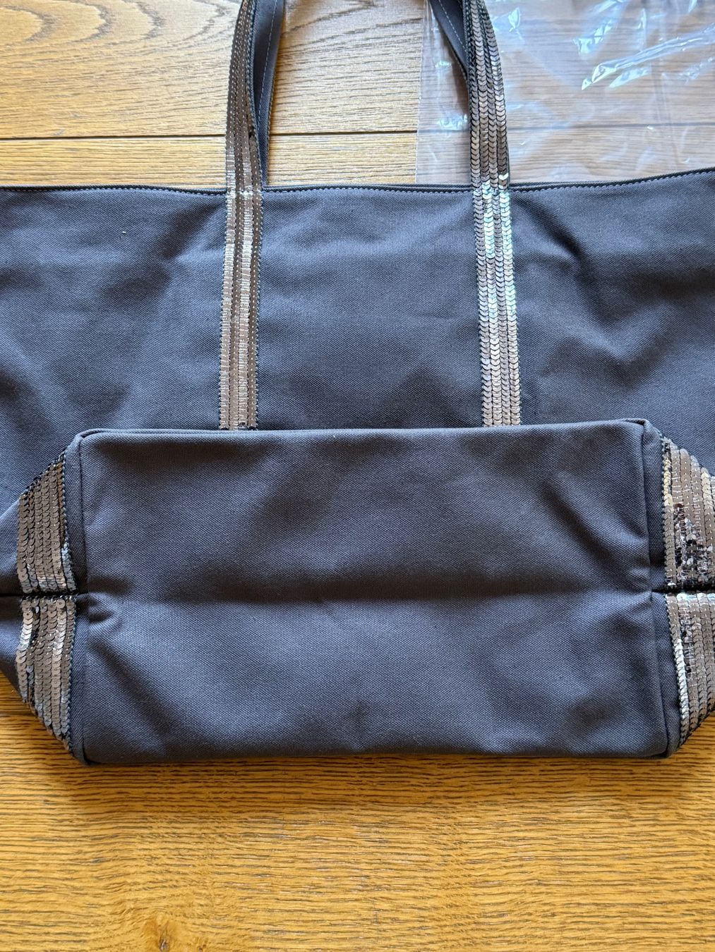 Vanessa Bruno Borse da donna: Vanessa Bruno Cabas Zipped Medium Tote – Nuovo (secondo la descrizione) da Neuchâtel venduto da Neuch1 3