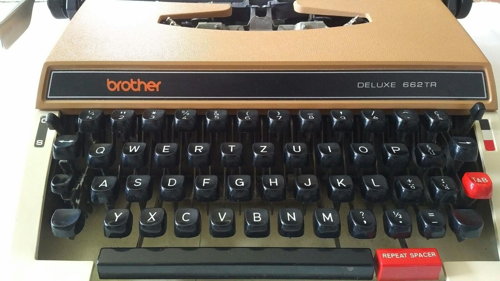 Brother Macchine da scrivere: Machine à écrire Brother Deluxe – Usato da La Croix (Lutry) venduto da Lecollectioneur 2
