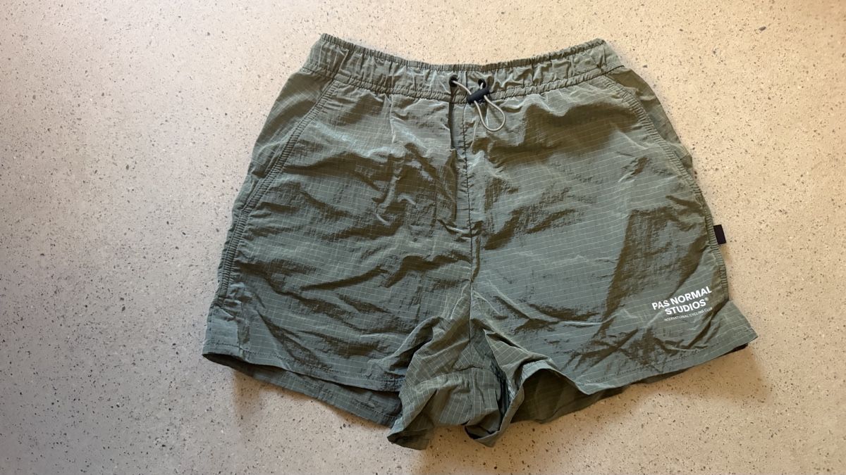 Pas Normal Studios Pantaloni: Pas Normal Studios Shorts olivgrün Grösse XXS – Usato da Zürich venduto da raissa099