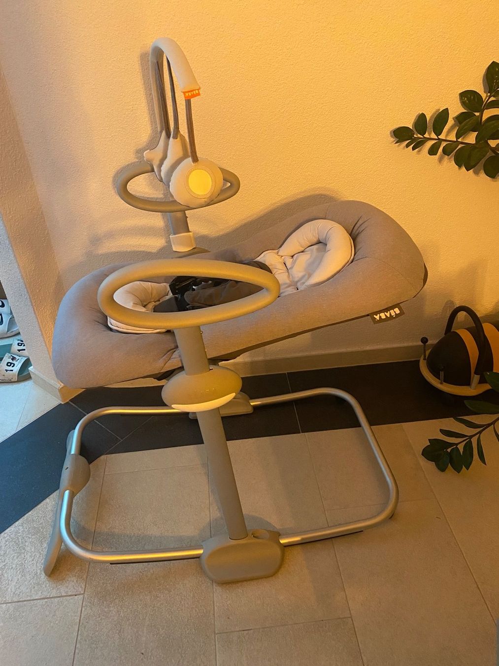 Béaba Sdraiette & Sdraiette a dondolo: Babywippe Beaba Up & Down grau – Usato da Männedorf venduto da varucat 3