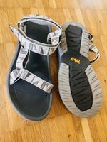 Teva Sandalen gemustert