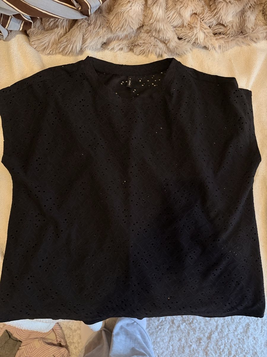 Only T-shirts: T-shirt – D'occasion à Hasle LU par Julia_Vintage