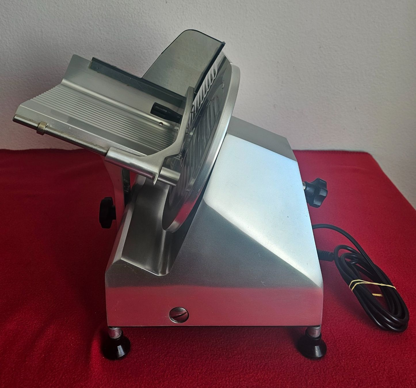 Elettrodomestici da cucina: ***NOVAMATIC***Type S 220 grosses Aufschnittmaschine – Usato da Bronschhofen venduto da Xena37 3