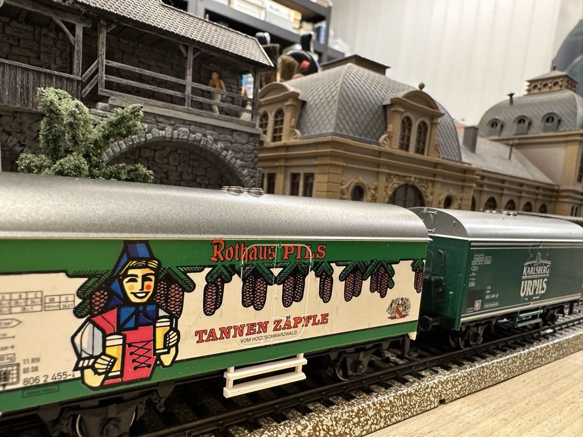 Märklin Modellini di ferrovie: Märklin 3141 DB BR 260 Bierzug – Usato da Lupsingen venduto da New-Haven 2